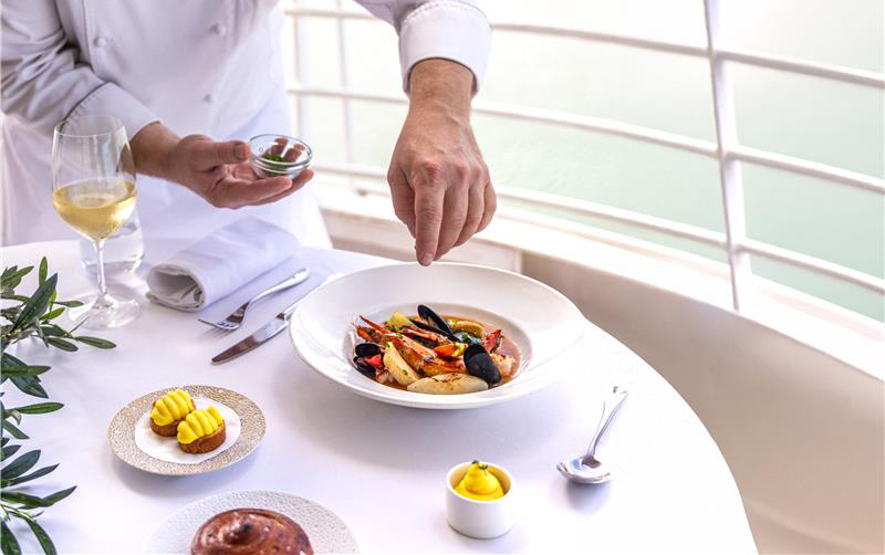 Seabourn Ovation Solis 1 ©Tanveer.jpg